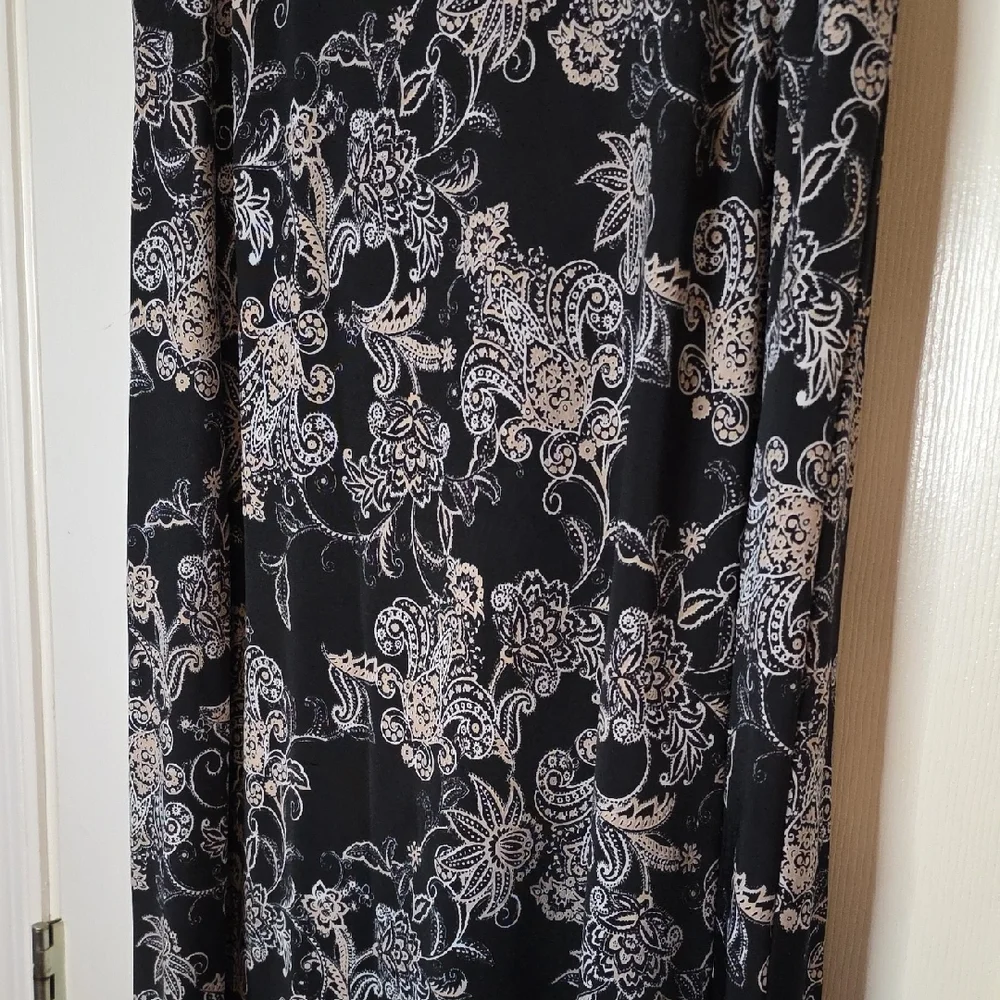 JohnPaulRichard Skirt Medium Floral Paisley Black White Tan
